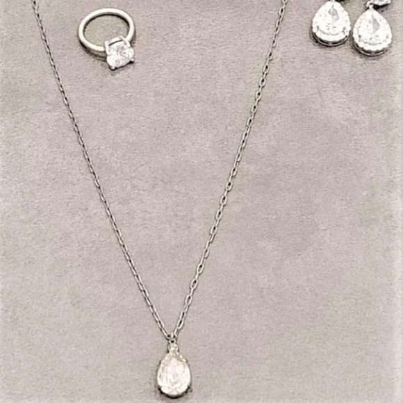 Jewelry Set from Blue Ruby - Picture 4 of 4